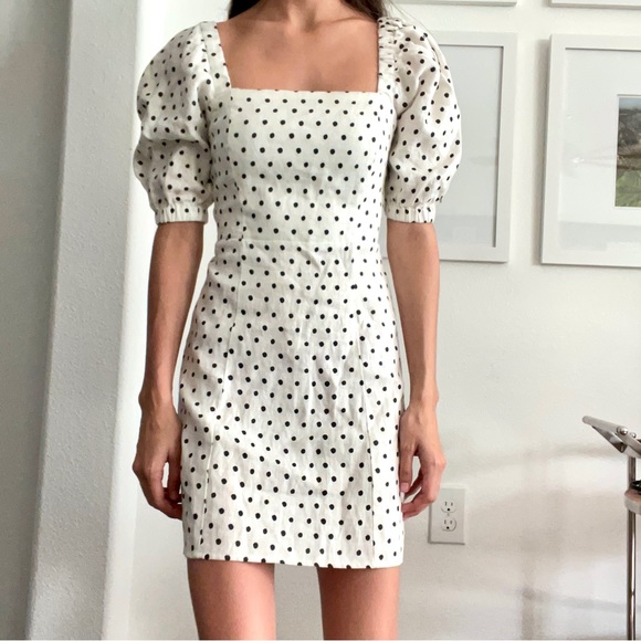 FARM Rio Dresses & Skirts - Linen polka dot puff sleeve mini dress